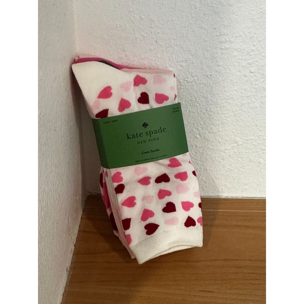 Kate Spade Crew Socks 3 Pairs Pink Valentine Hearts NWT NEW - Picture 2 of 6